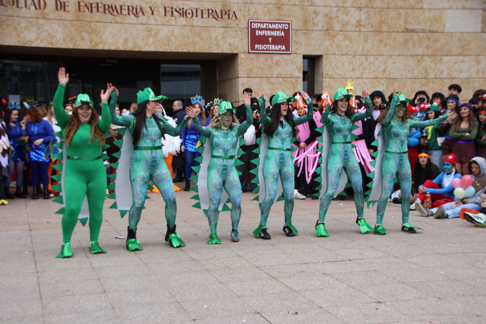 Charanga fiestas Enfermería y Fisioterapia USAL