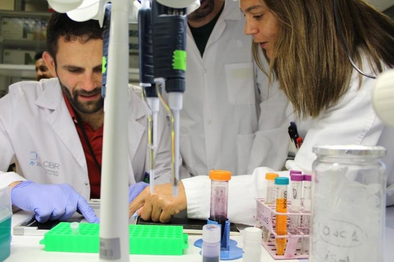 Científicos del CIBIR desarrollan una vacuna de ARN mensajero que logra reducir el número y tamaño de las metástasis Científicos del CIBIR desarrollan una vacuna de ARN mensajero que logra reducir el número y tamaño de las metástasis