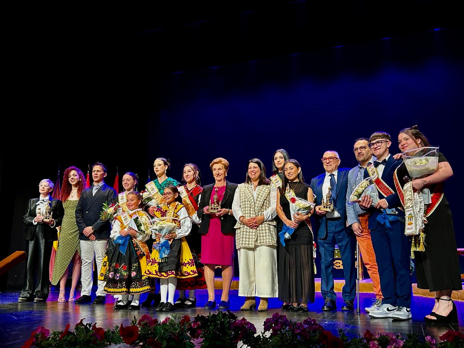 Imposición de bandas de representantes de la infancia y juventud de Benavente