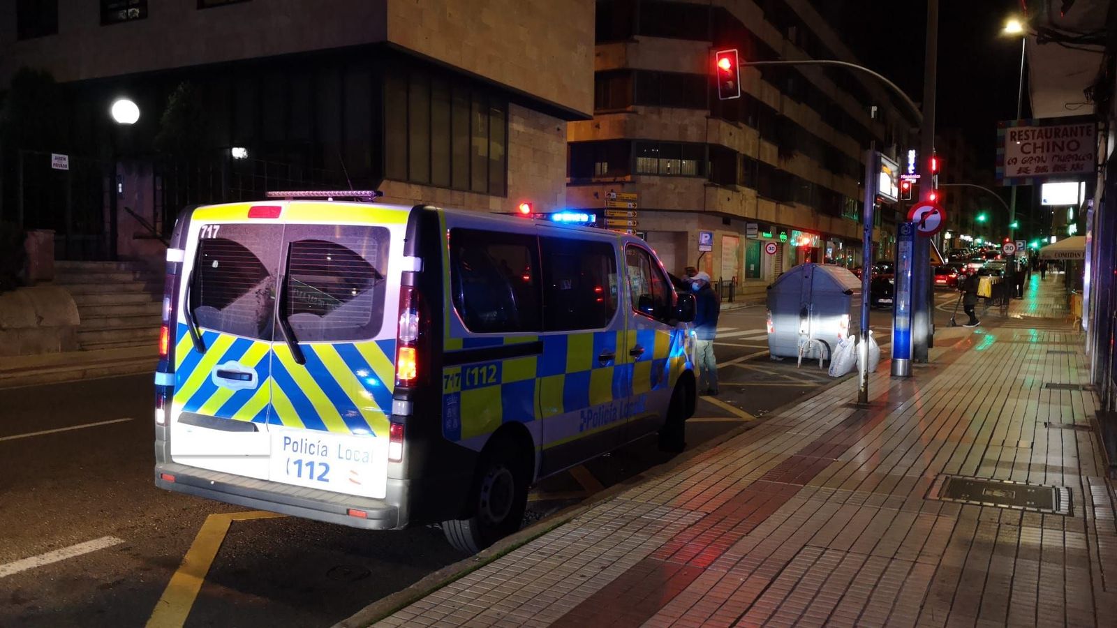 Imagen de archivo de un furgón de la Policía Local presente en la capital salmantina | Fotos: Andrea M.