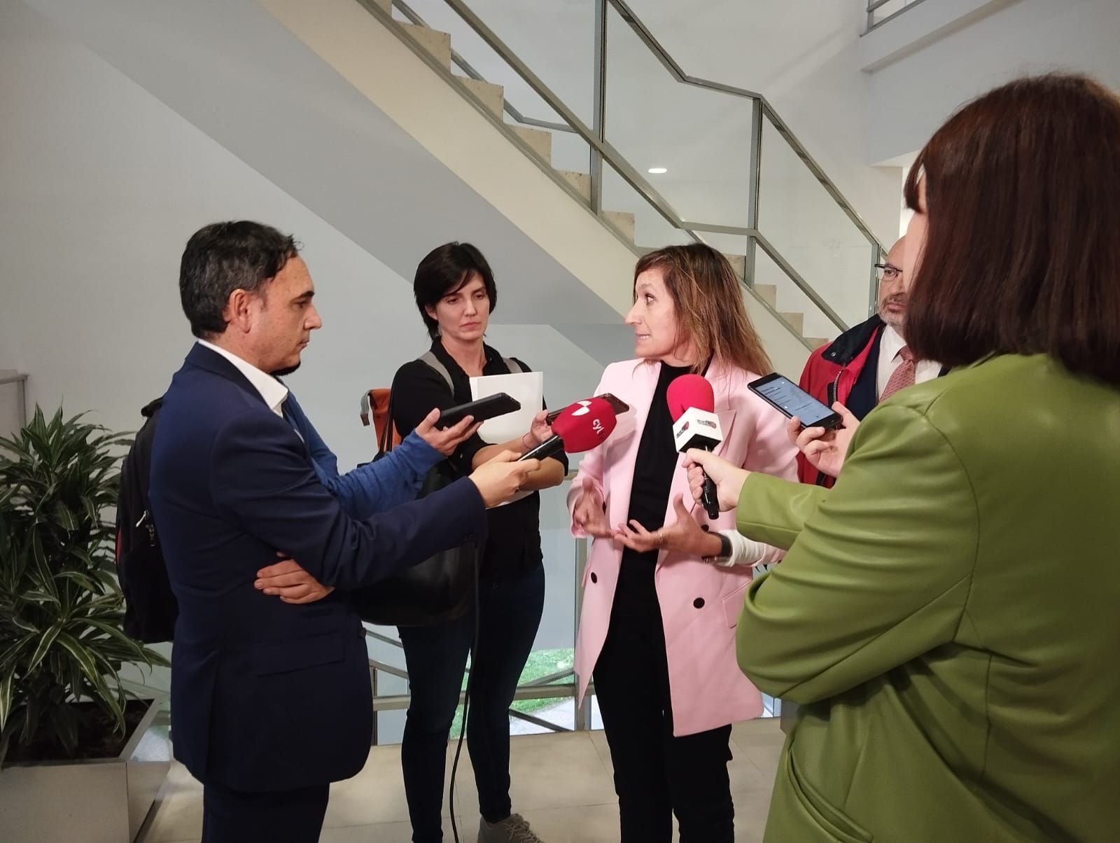 La consejera de Sanidad, Rocío Lucas en el Centro de Investigación del Cáncer