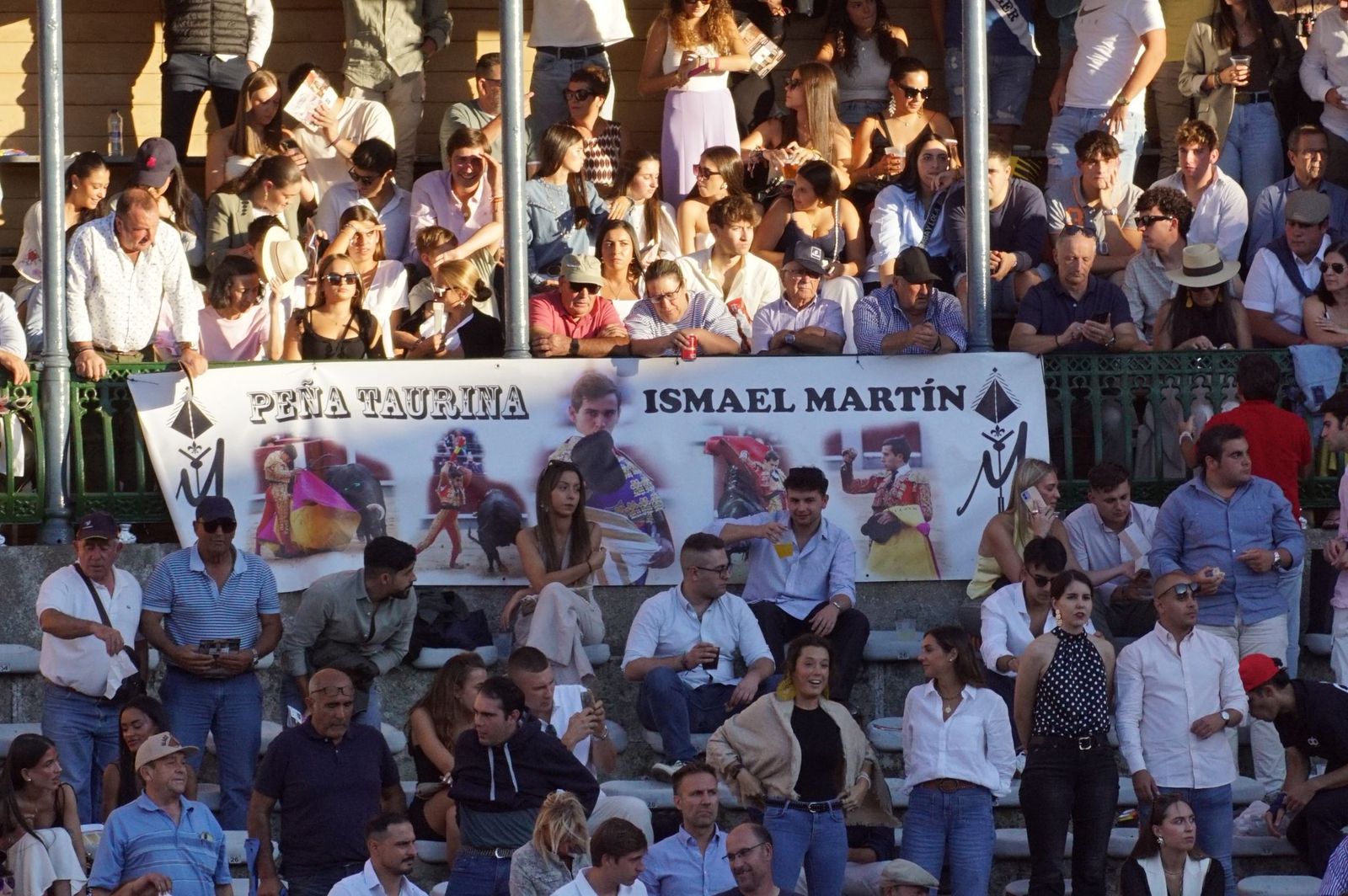 Así se ha vivido la primera corrida de la feria 2025 en La Glorieta: imágenes del ambiente en los tendidos y en el patio de cuadrillas