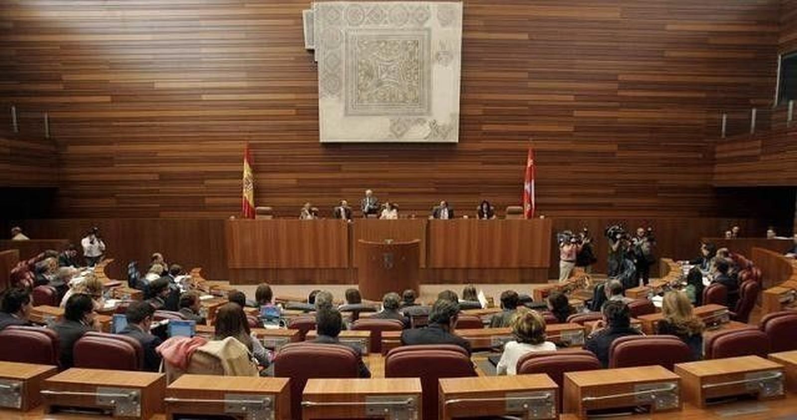 1,2 millones a UGT, CCOO y a 9 entidades empresariales para formación y asesoramiento