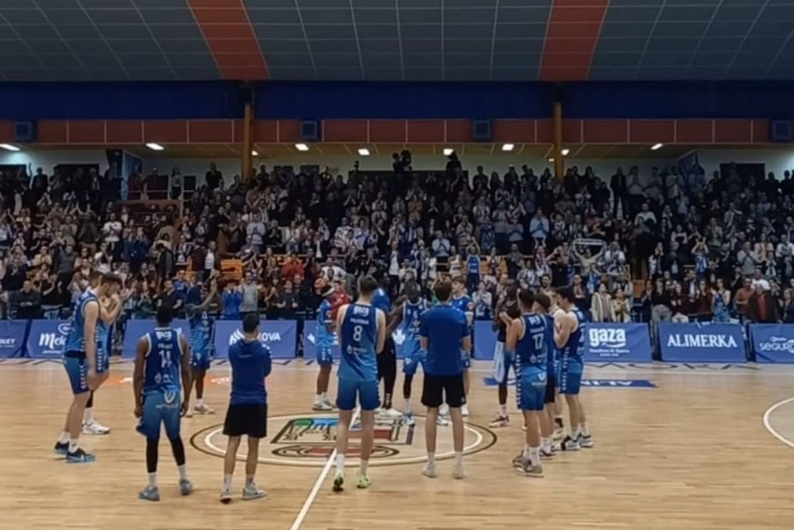 Aplausos que retumban en el alma: el Ángel Nieto se pone en pie para despedir a un CB Zamora desbordante de valentía