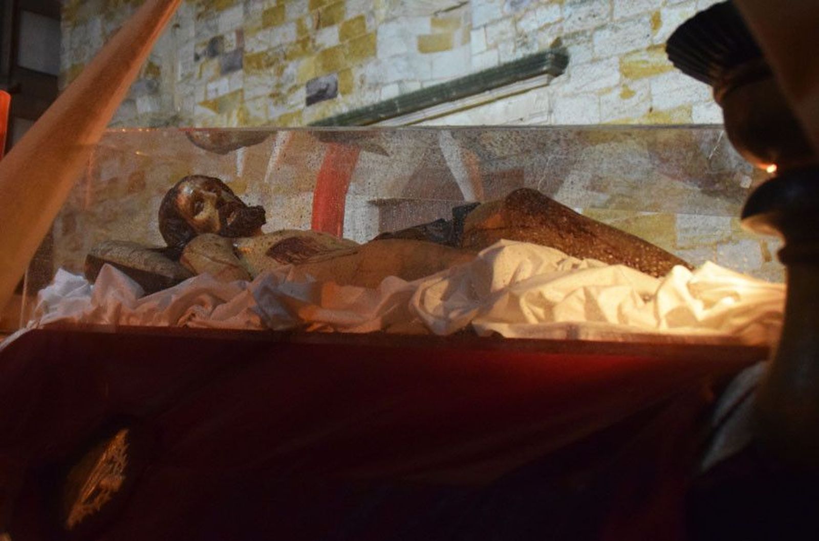 El Yacente sale a la calle con recorrido corto