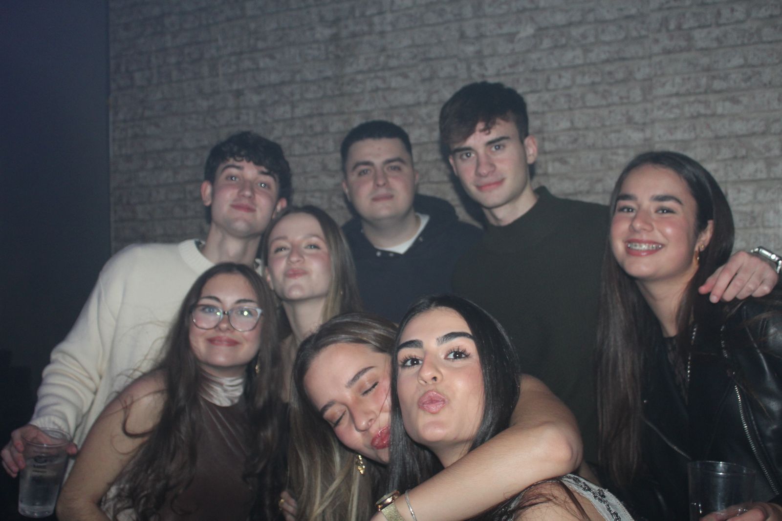 El Fin de Año Universitario continua por los bares de la capital del Tormes tras las doce campanadas