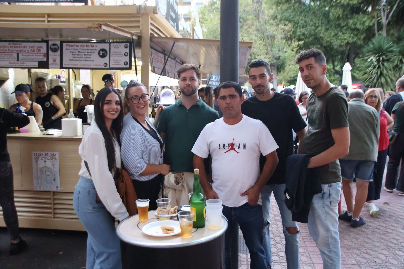 Ambiente de las casetas el  jueves por la tarde noche