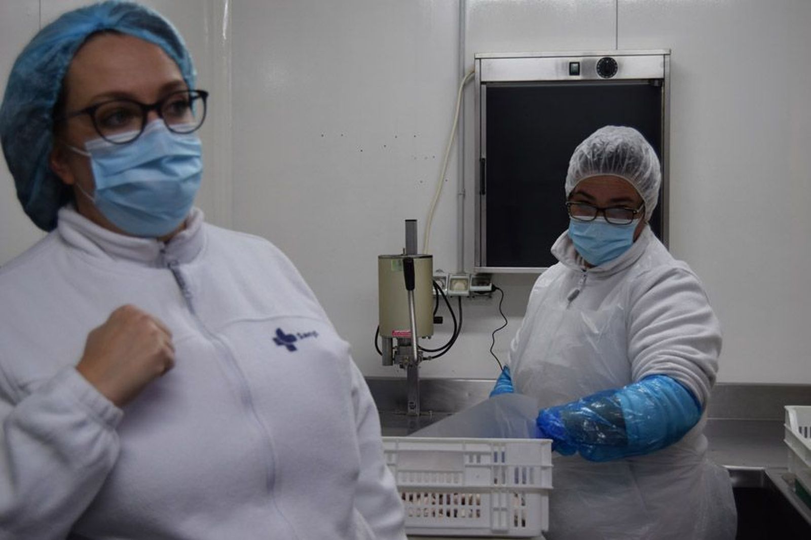 la-delegada-territorial-leticia-garcia-visita-la-cocina-de-linea-fria-del-complejo-asistencial-de-zamora-tras-las-obras-de-mejora-31