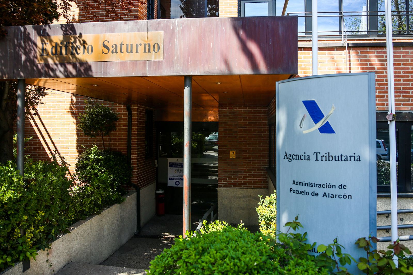 Los contribuyentes podrán solicitar desde este martes el Plan 'Le Llamamos' para hacer la declaración del IRPF
