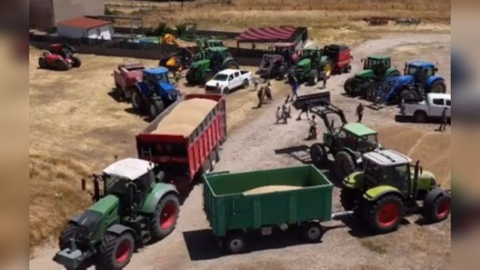 Agricultores de Alaraz se suman a las condolencias por el fallecimiento del joven agricultor zaragozano David Lafoz