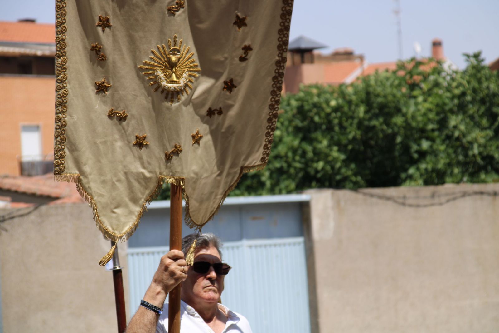 Procesión en honor al Cristo de las Batallas en Castellanos de Moriscos