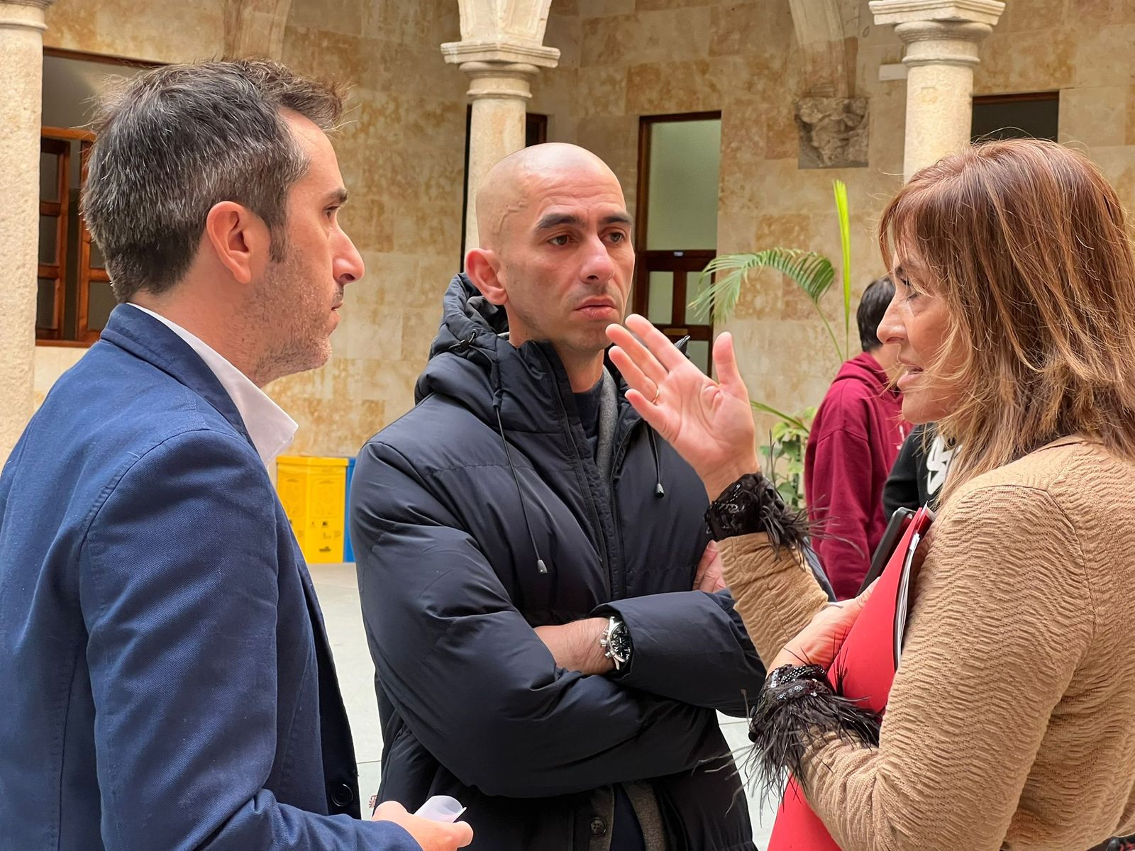 Colección del Laboratorio de Física en el Claustro del Edificio Trilingüe de la Facultad de Ciencias