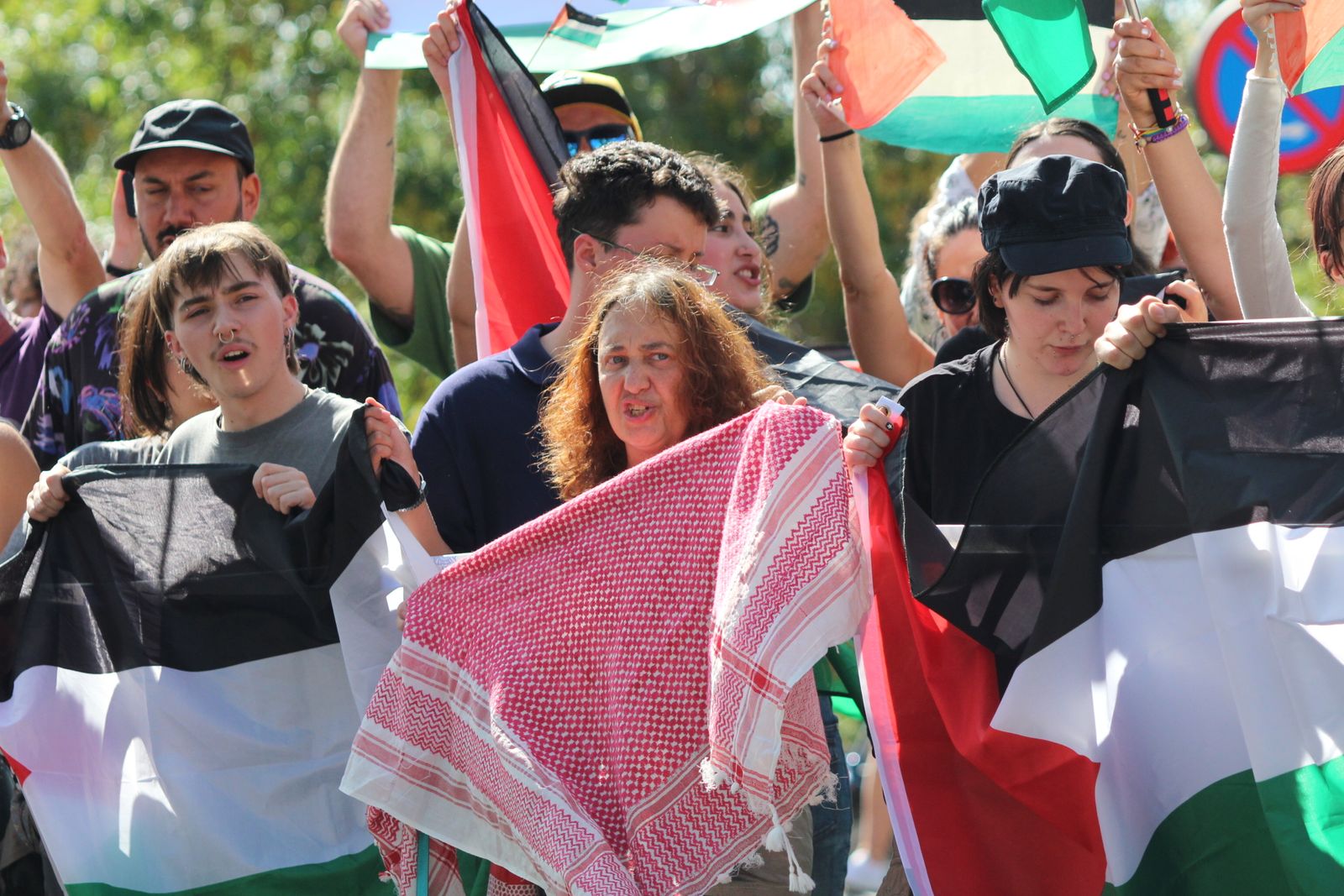 Protestas por Palestina al paso de la Vuelta Ciclista a España por Salamanca