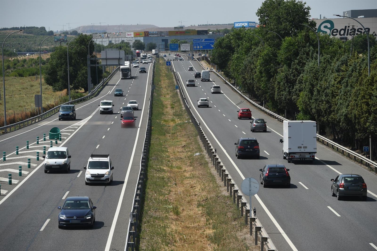 Vehículos en la autovía, el primer día de operación salida del verano 2025, a 4 de julio de 2025, en Madrid (España). Gustavo Valiente. Europa Press