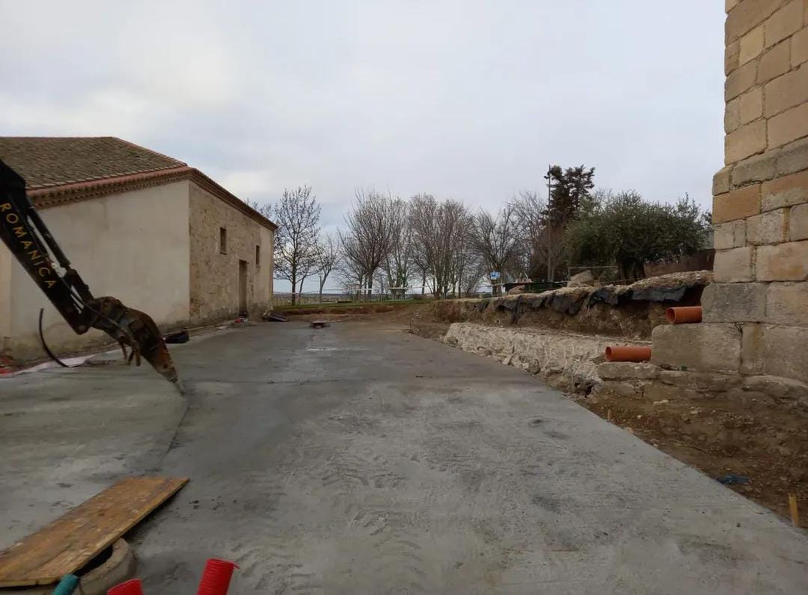 Obras en la parte trasera de la Catedral donde se va a abrir la nueva calle