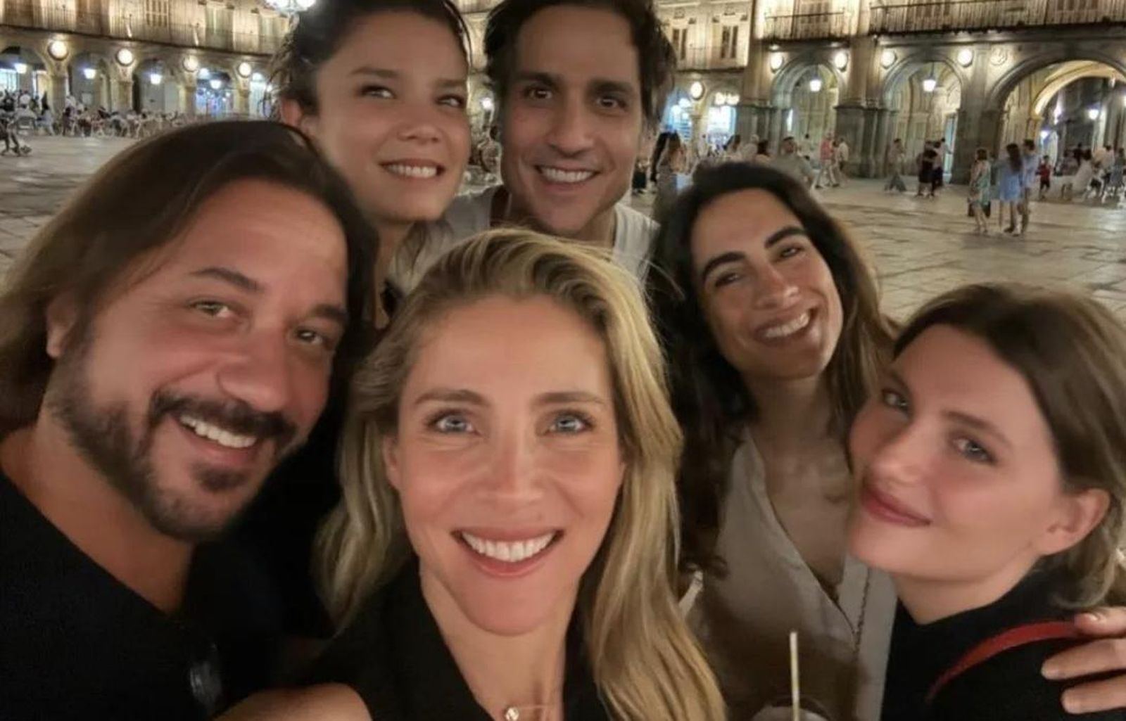 Elsa Pataky disfruta de Salamanca en compañía de otros actores y actrices