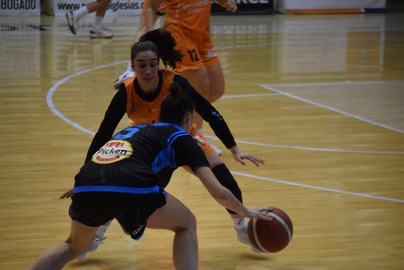 cd-zamarat-picken-claret-47