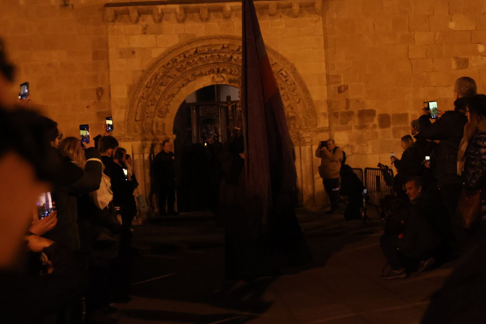 GALERÍA | Revive en imágenes la procesión de las Capas Pardas