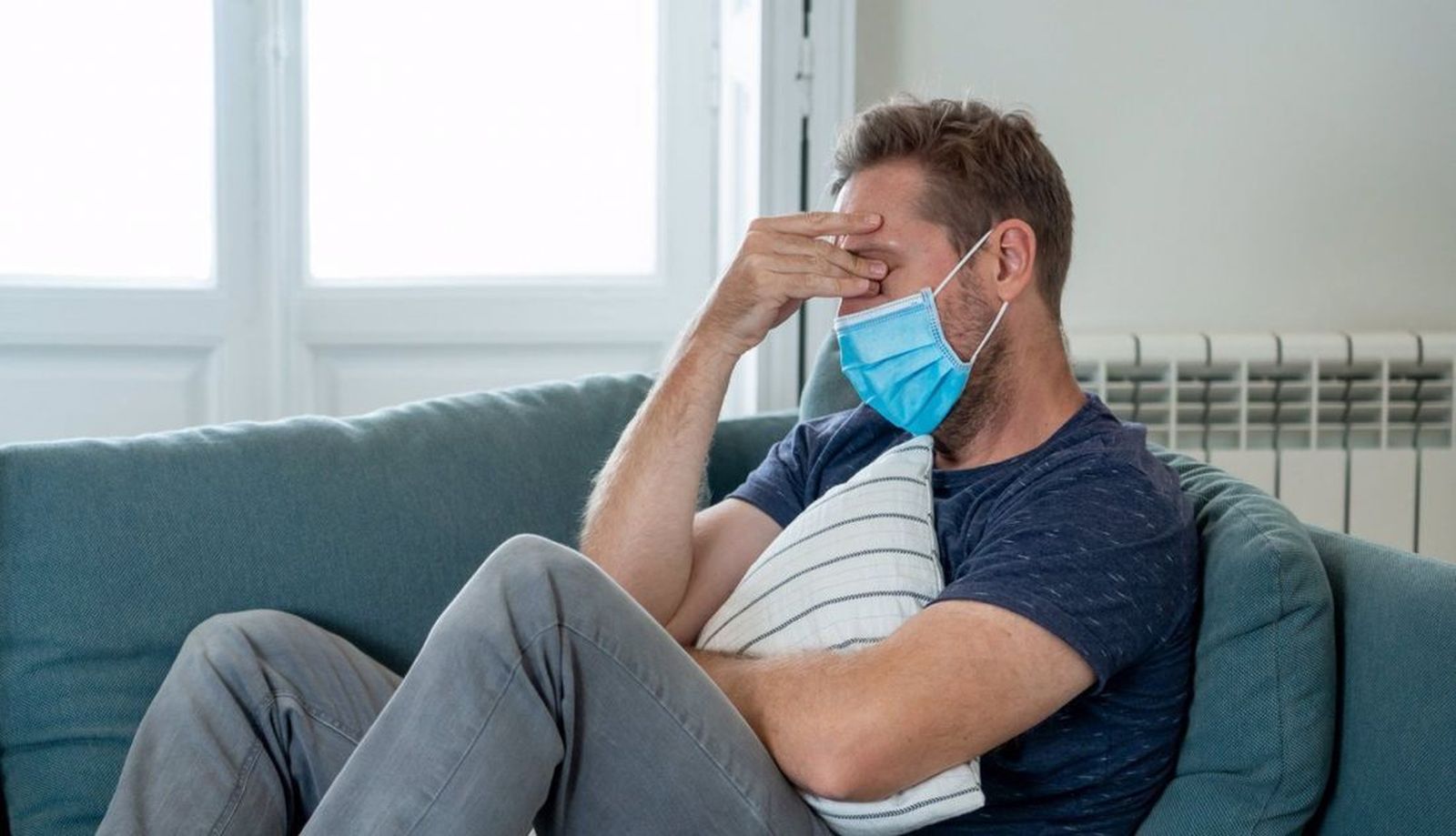 Hombre con COVID. EP. Archivo