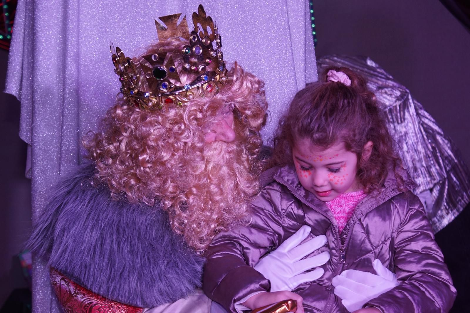 Los Reyes Magos reciben las cartas de los niños de El Encinar