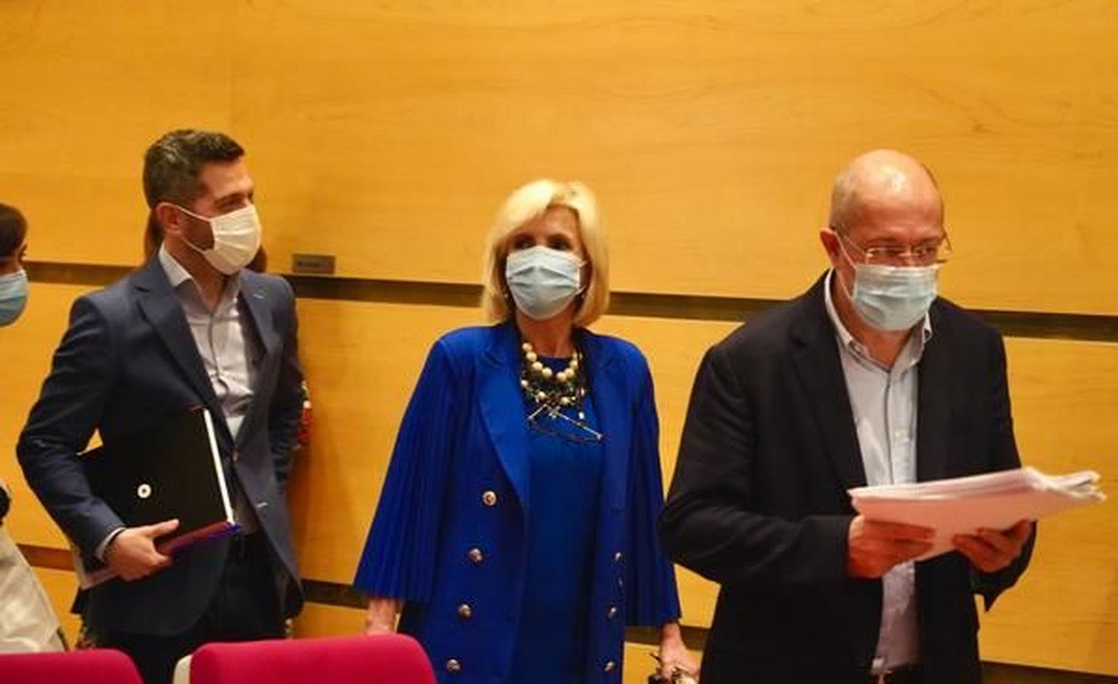 De izquierda a derecha: Julio Pérez Revuelta, Verónica Casado y Francisco Igea