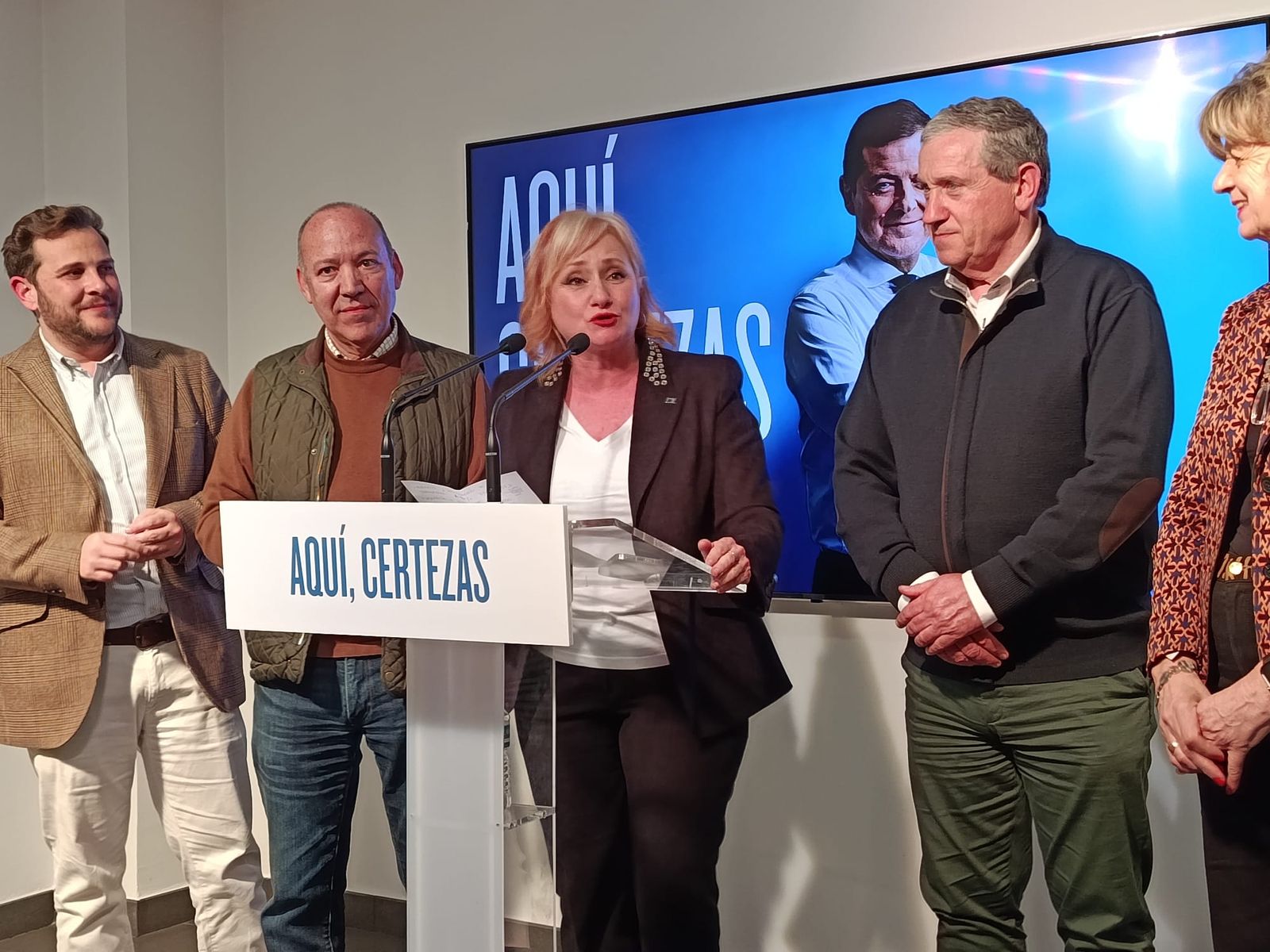 GALERÍA | Noche electoral en la sede del PP en Zamora