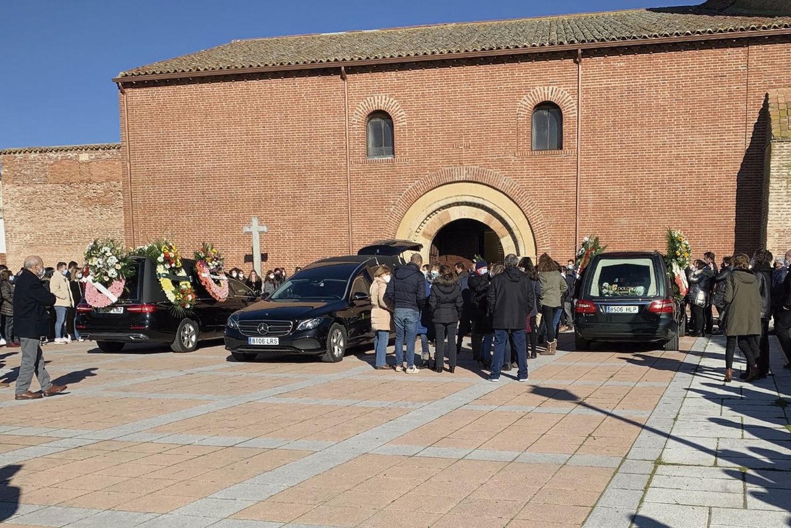 Un momento del funeral por Iván Díaz en Paradinas de san Juan
