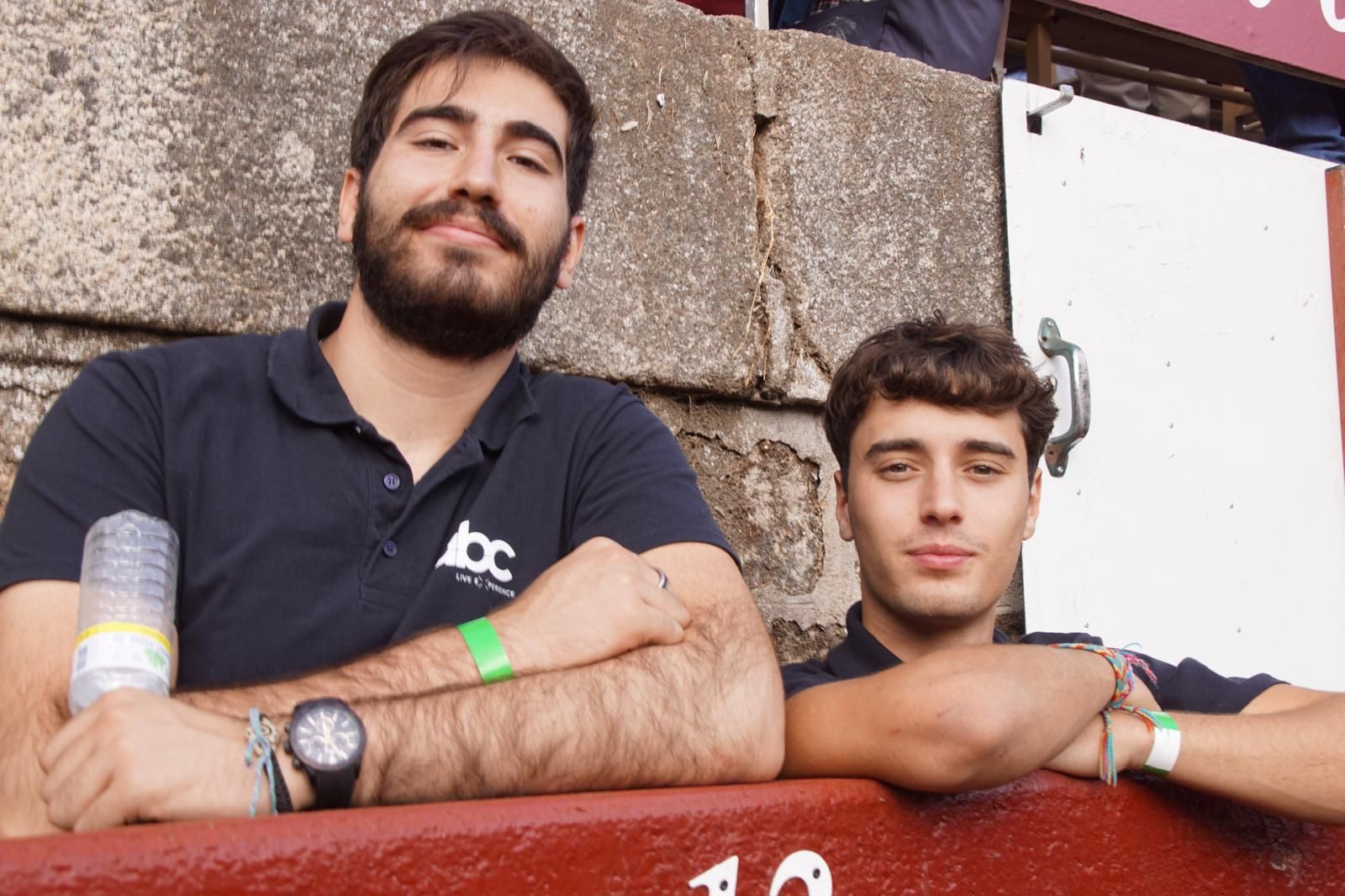 resumen-fotografico-del-ambiente-en-los-tendidos-de-la-glorieta-durante-la-corrida-concurso-22-de-septiembre-fotos-juanes-33