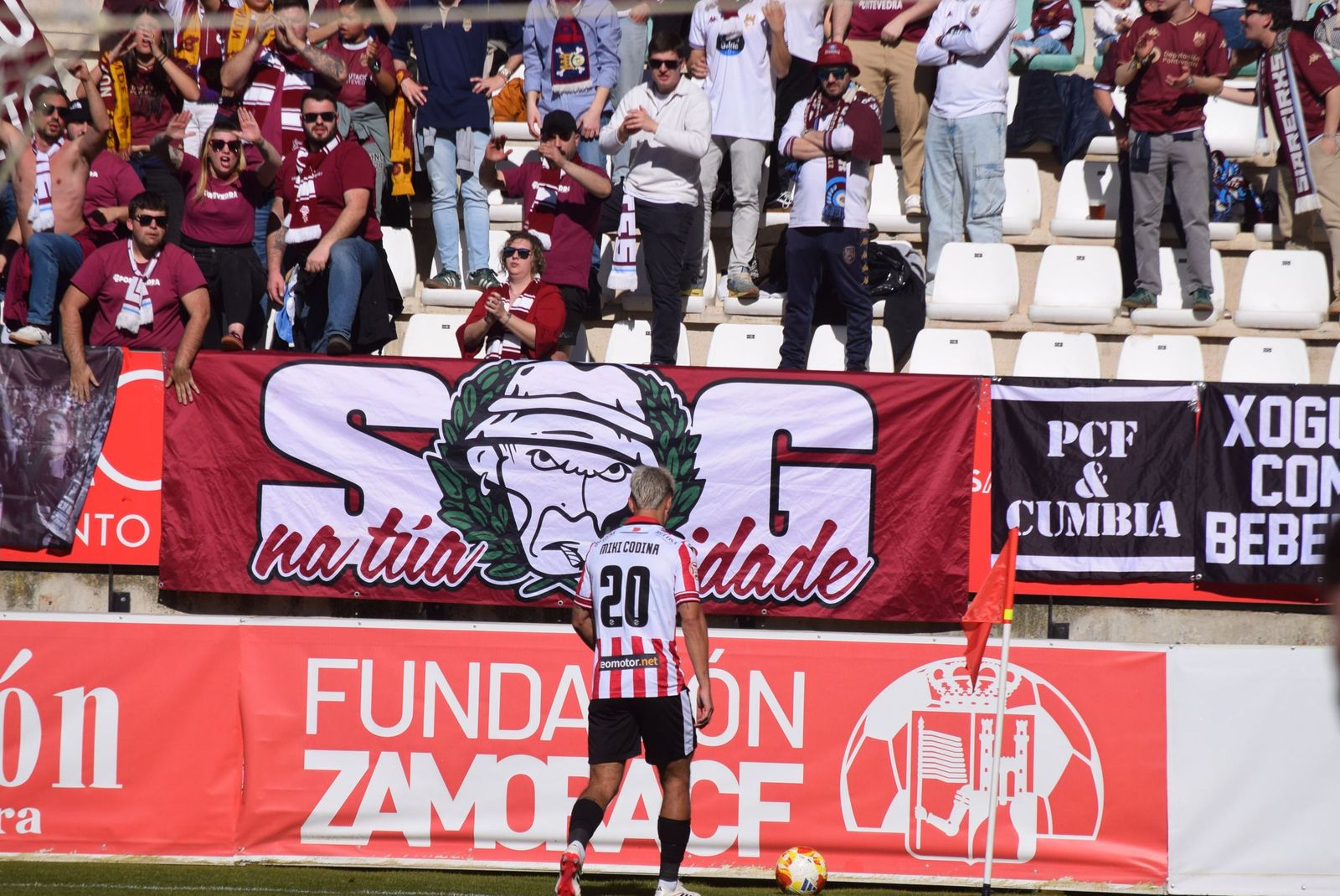 Zamora CF - Pontevedra CF (57).JPG