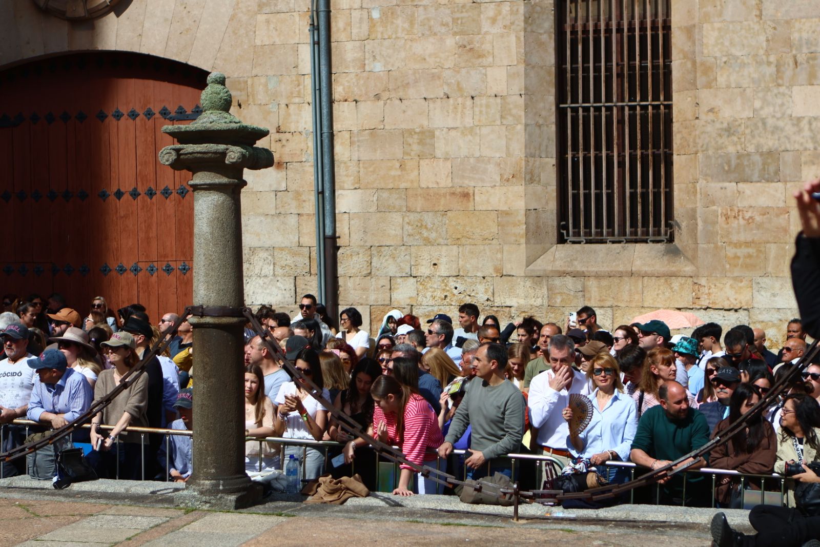 Procesión del encuentro de Nuestra Señora de la Alegría y Jesús Resucitado en el Domingo de Resurrección en Salamanca