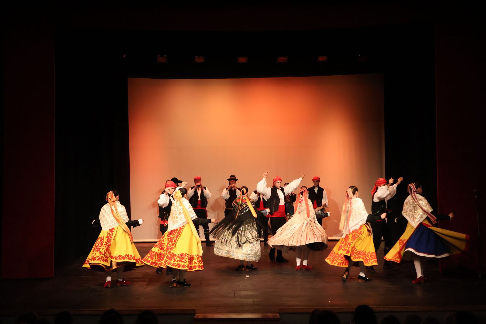 el-bolero-en-el-teatro-principal-20