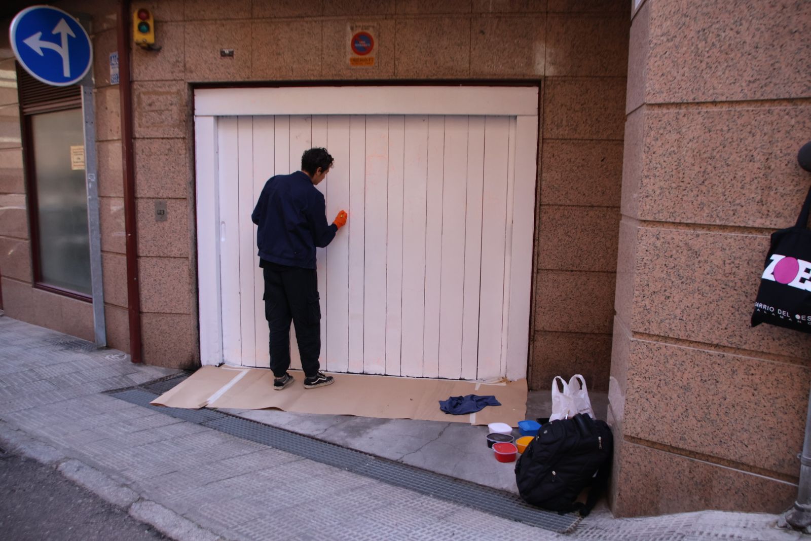 Los artistas de la Plaza del Oeste comienzan a pintar los murales