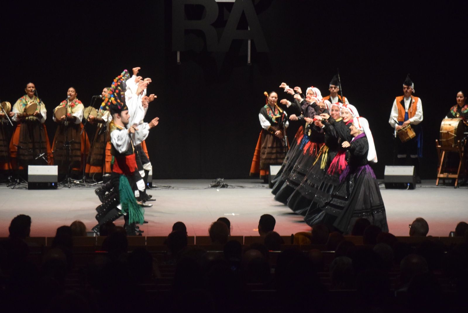 gala-de-clausura-del-festival-internacional-de-folklore-de-zamora-49