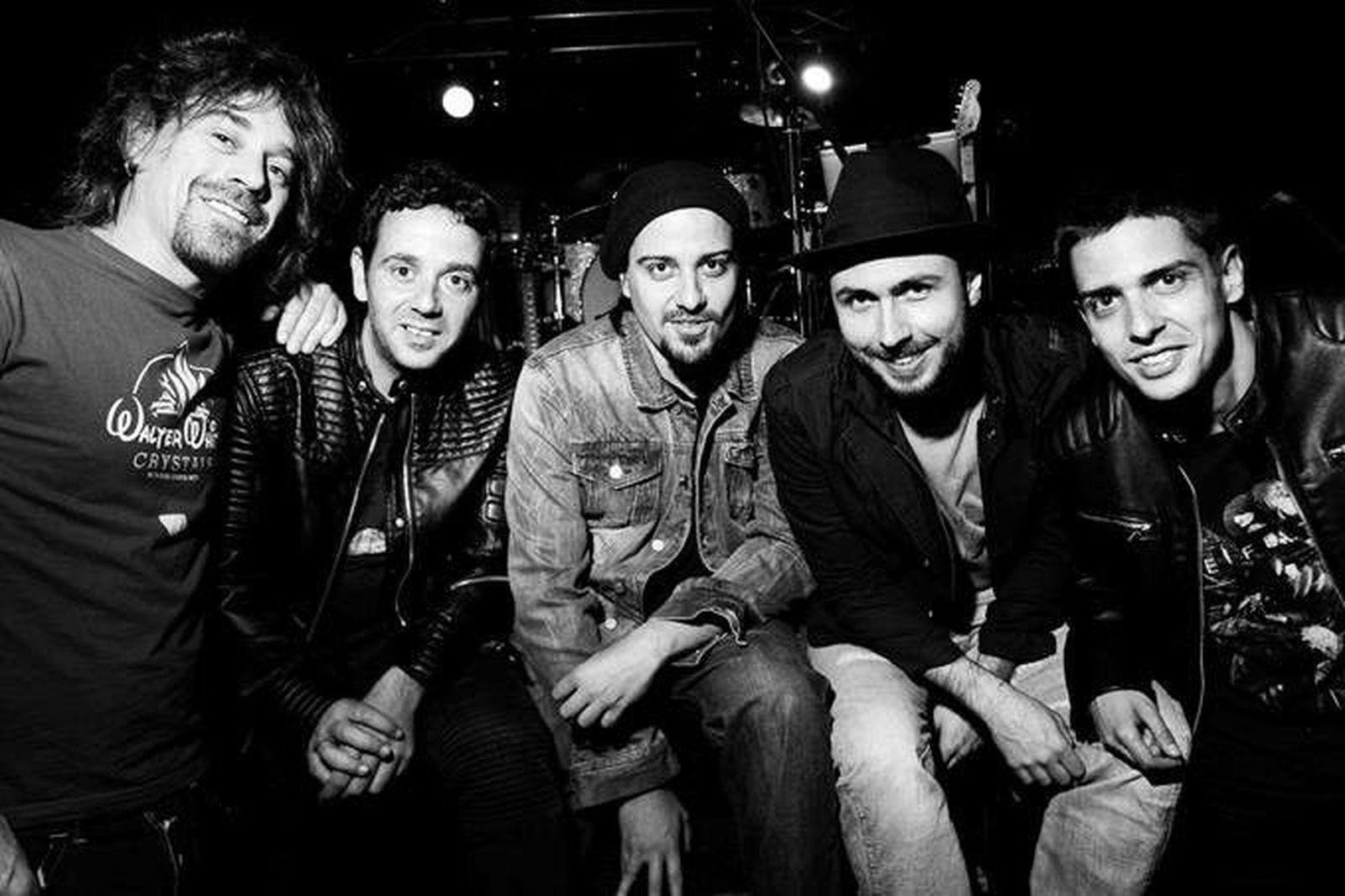 Inadaptado finaliza su gira en el Avalon para deleitar a los 'Zamoranos felices de serlo'