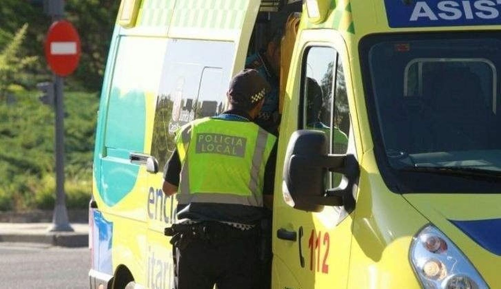 Un herido tras la colisión entre dos turismos en la avenida Lasalle