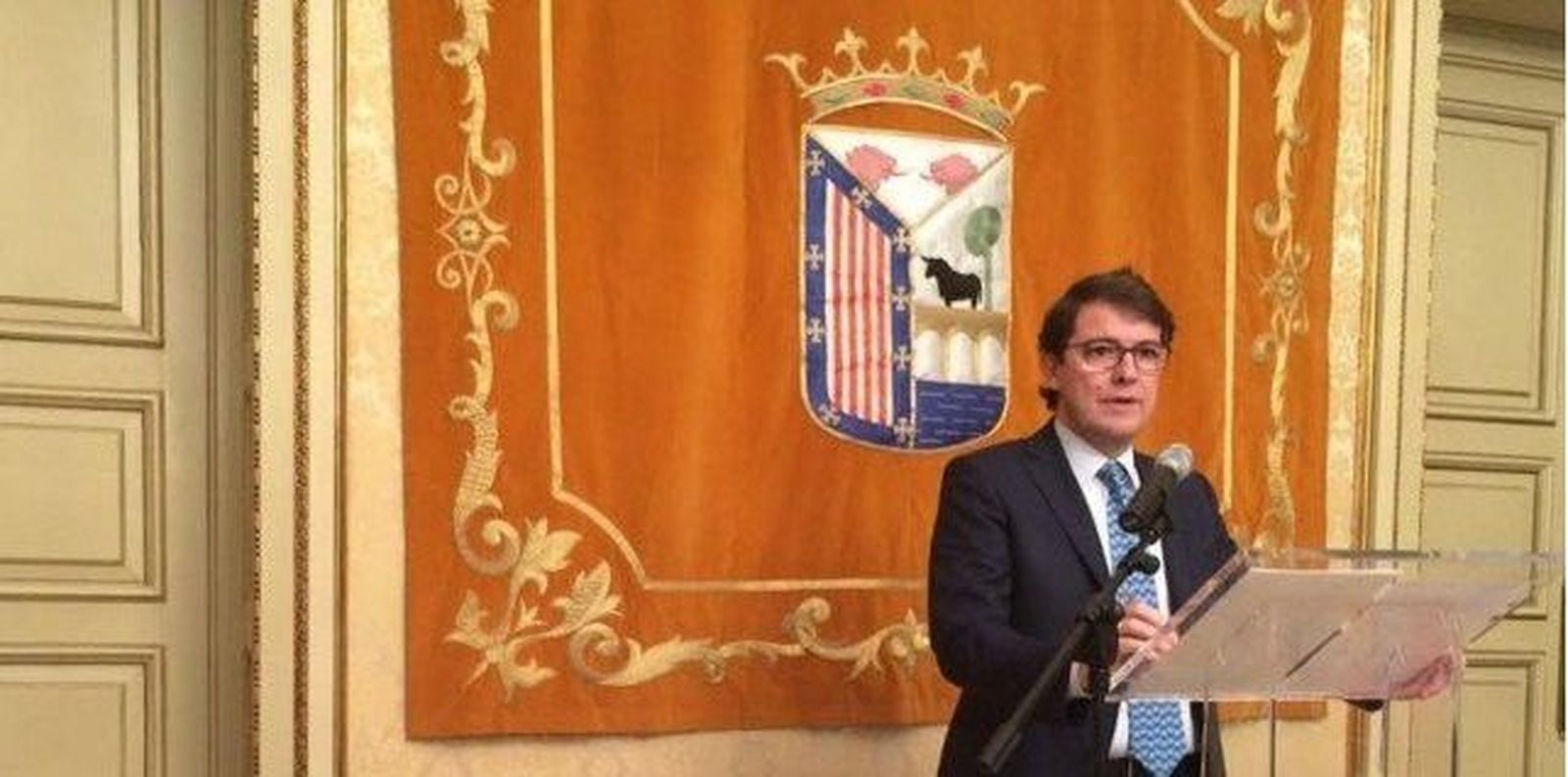 El alcalde de Salamanca destaca la generosidad con la ciudad de Basilio Martín Patino