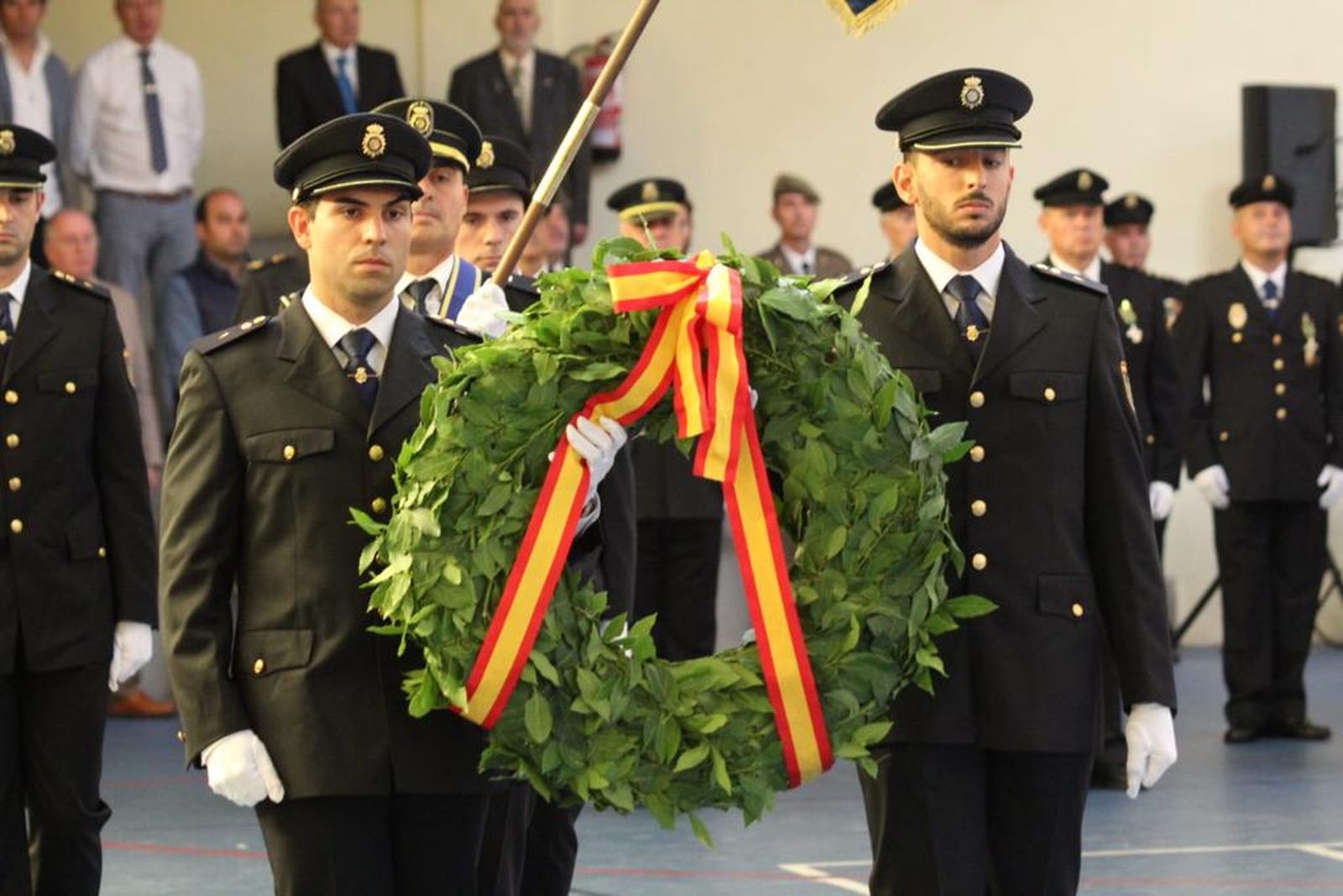 la-policia-nacional-de-salamanca-los-angeles-custodios-11