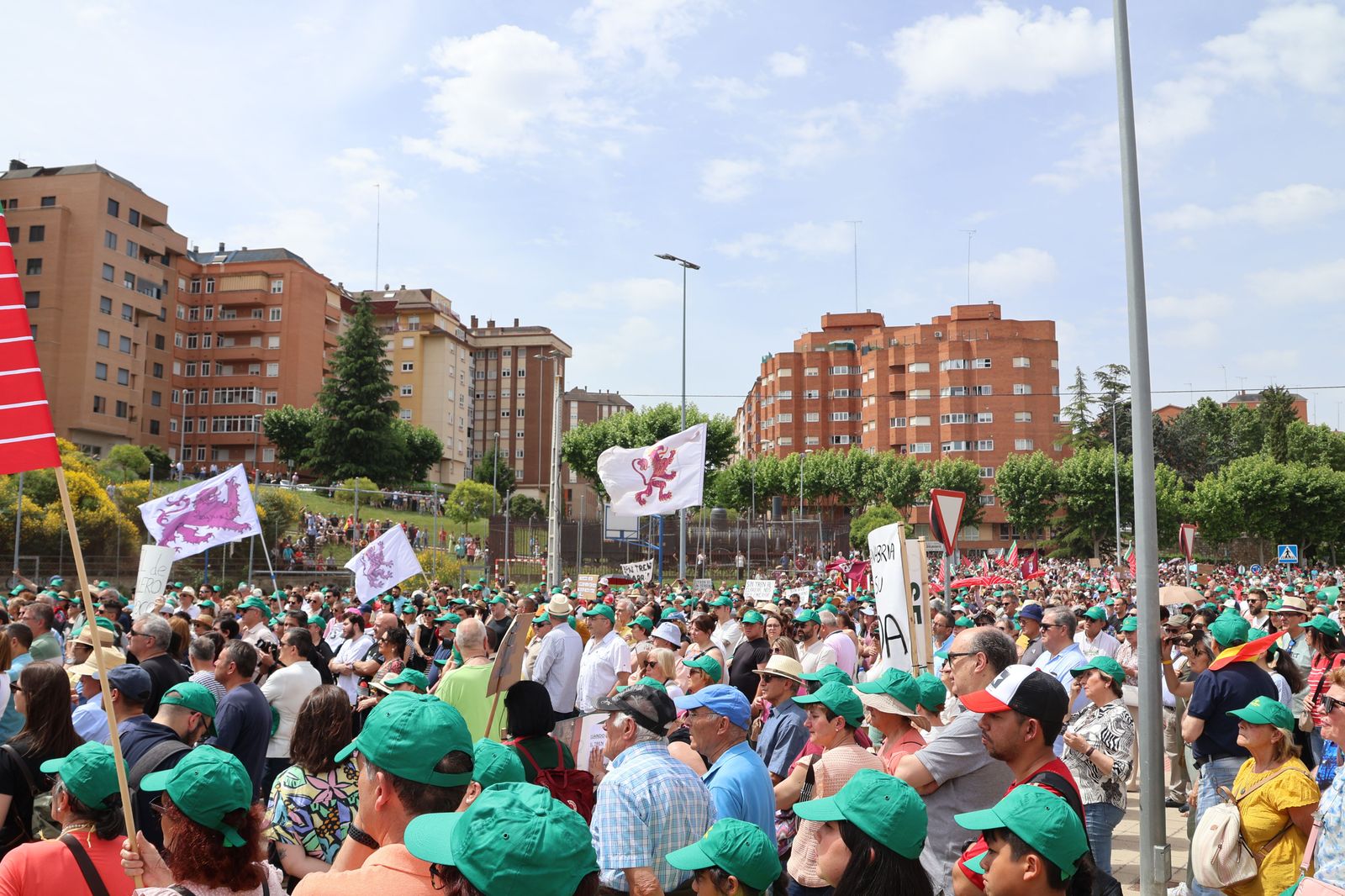 manifestacion-contra-la-perida-de-servicios-de-ave-101