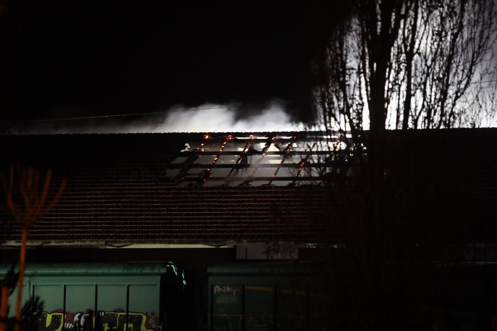 incendio-en-la-estacion-de-trenes-de-tejares-6