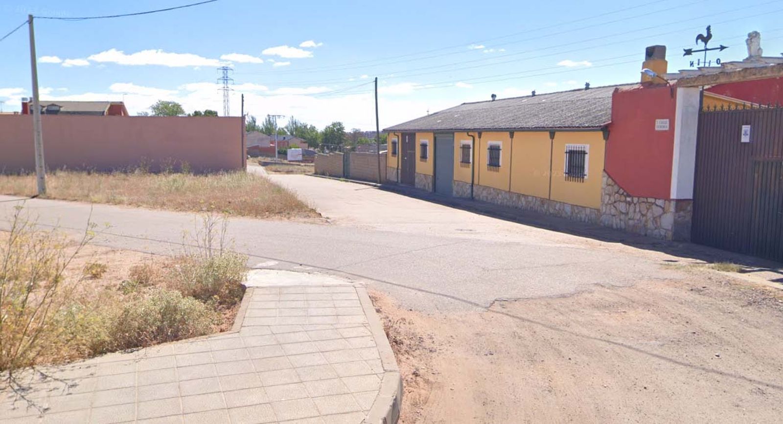 Confluencia de la calle Arañuelos con la calle Tubería