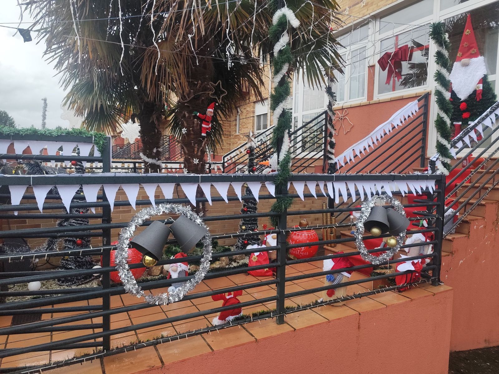 S.M.L. - Decoración navideña en una vivienda de Monterrubio de la Armuña (2).jpg