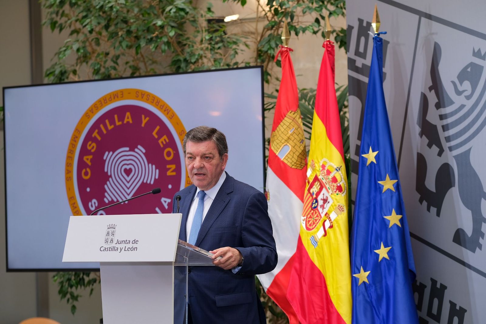 Reconocimiento con sello propio: nace 'Castilla y León Solidaria' para premiar la ayuda global desde lo local