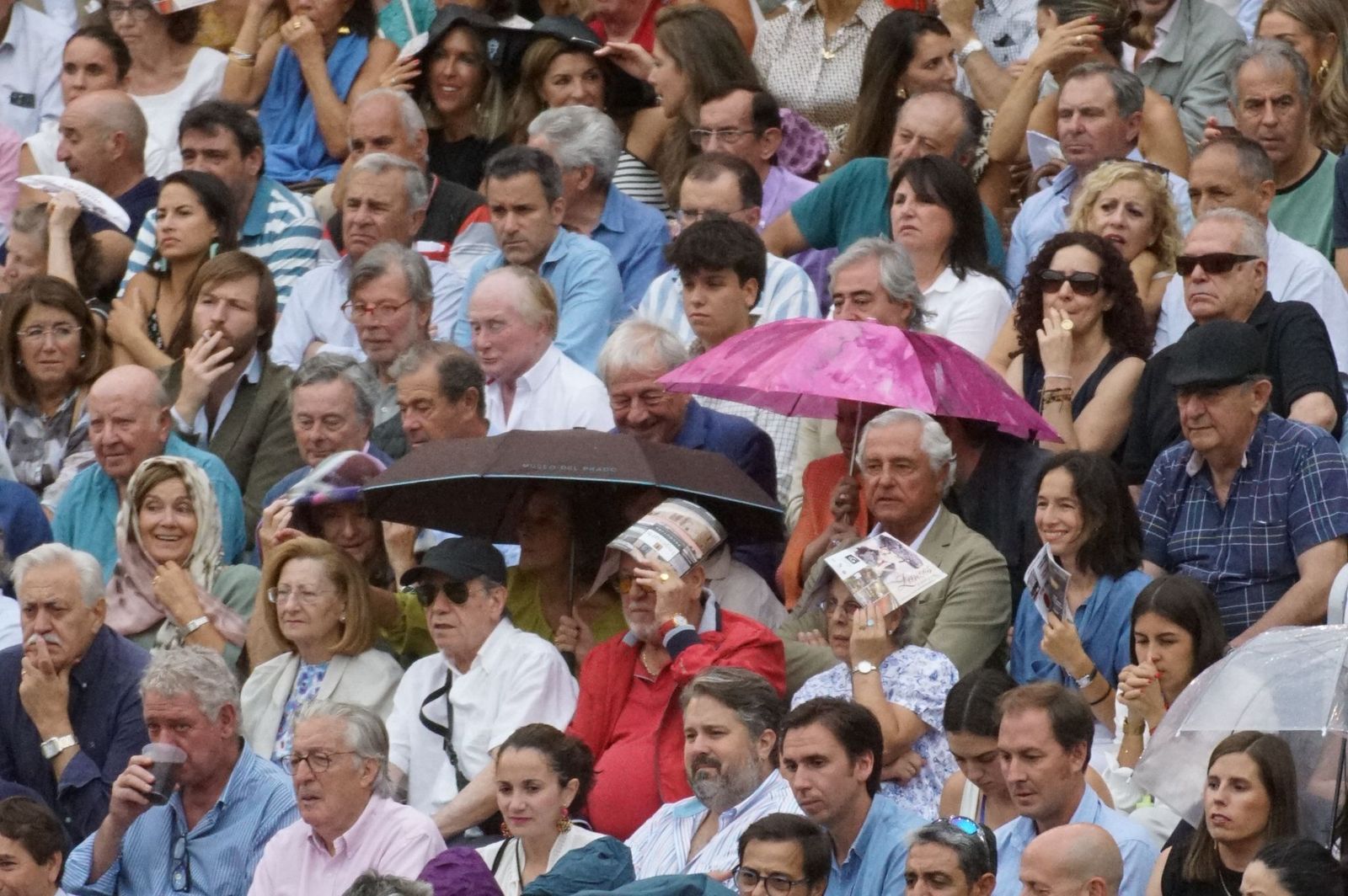 Gran ambiente en La Glorieta para la tarde de toros de Morante de la Puebla, Ismael Martín y Marco Pérez