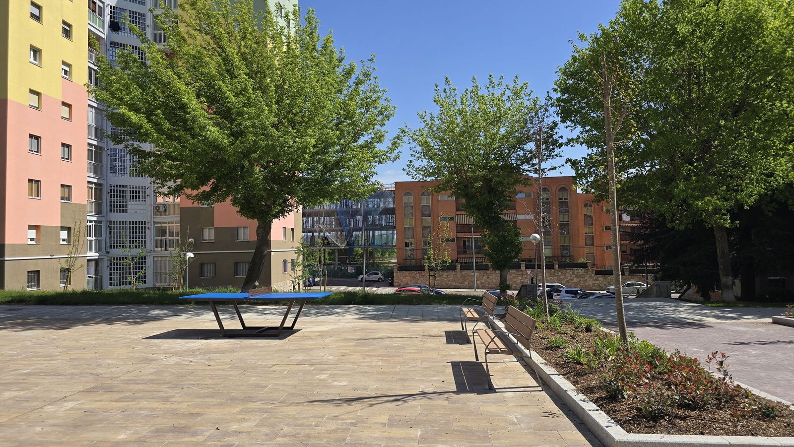 El alcalde de Salamanca, Carlos García Carbayo, visita las obras de urbanización de la plaza de Santa Cecilia del barrio de San José