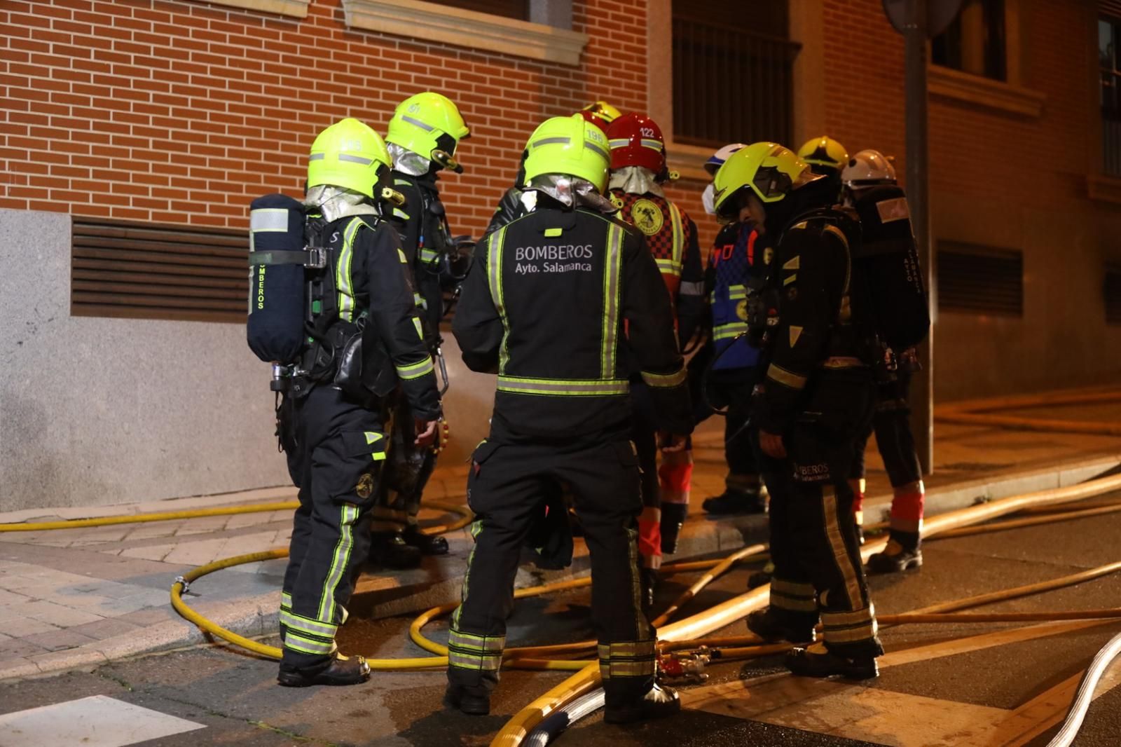 Alarma por un incendio en un garaje en la calle Escuelas Viejas 
