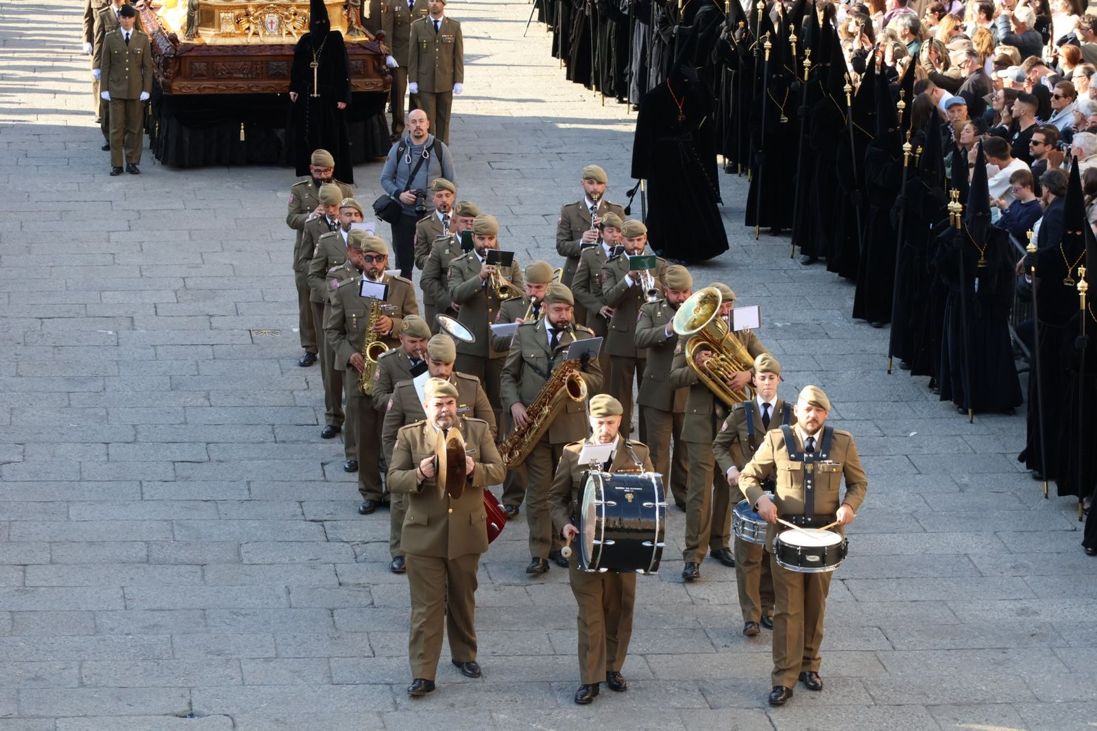 GALERÍA | Revive en imágenes la procesión del Santo Entierro