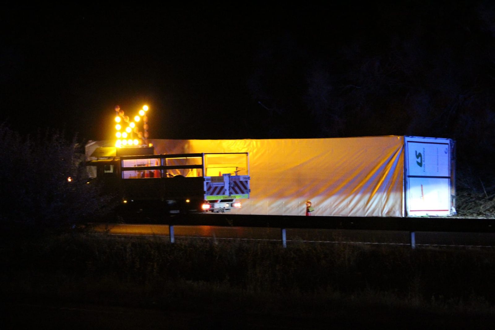 vuelca-un-camion-en-la-a-62-a-su-paso-por-aldeanueva-de-figueroa-4