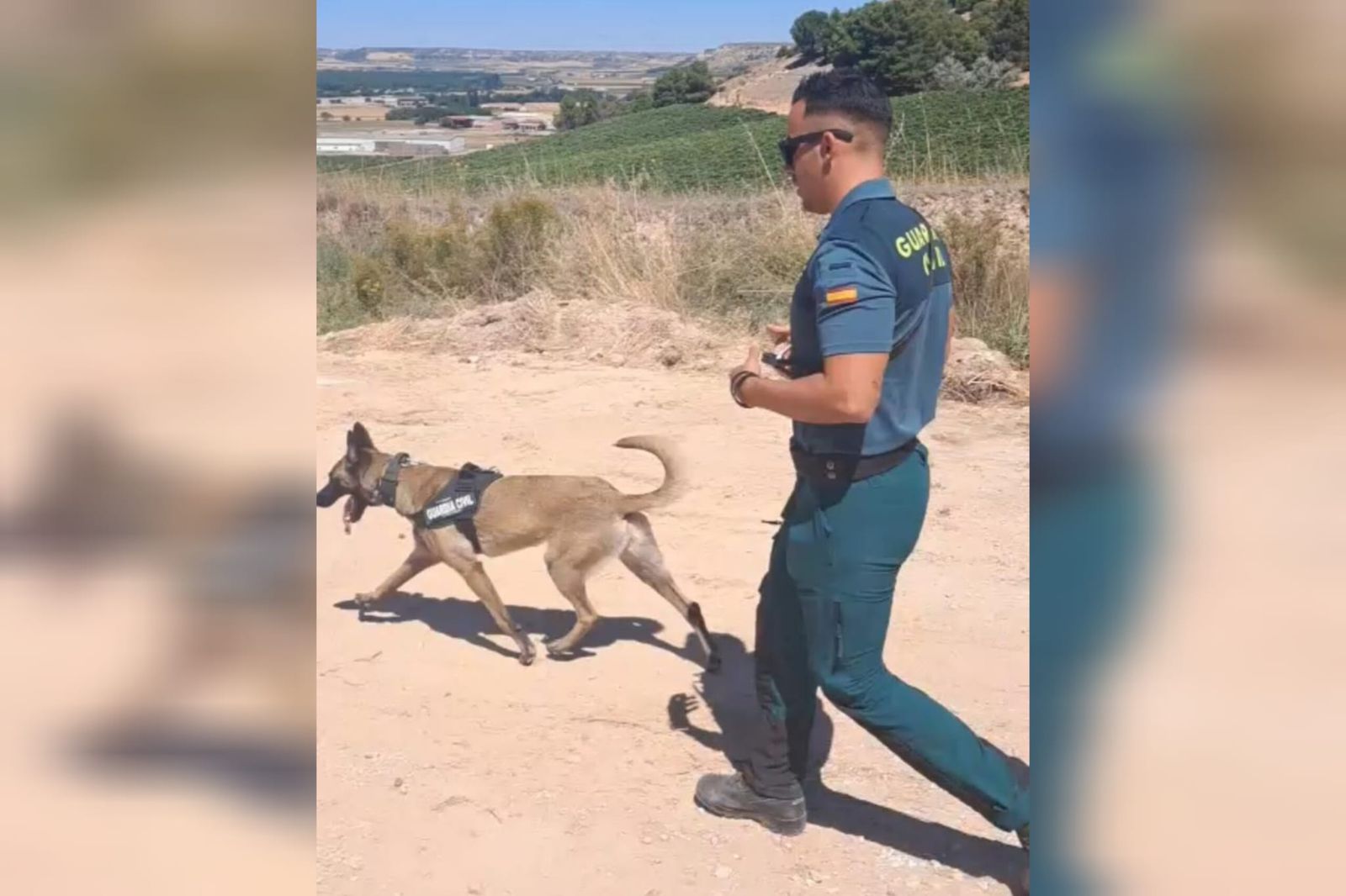 Guillermo Arenas, y la perra de rastreo, Kimba