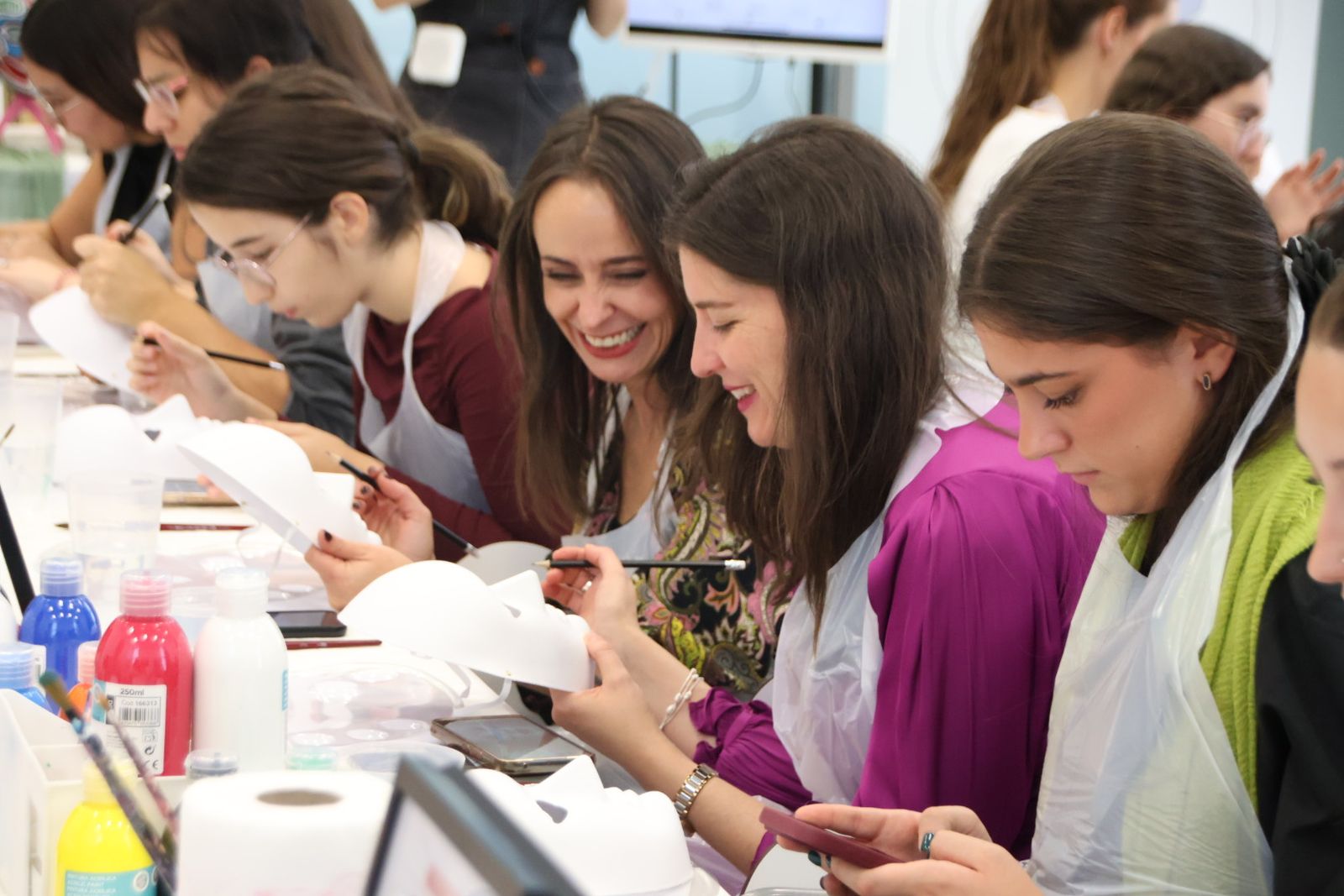 Taller de máscaras tradicionales incluido en la programación del Mes de la Hispanidad