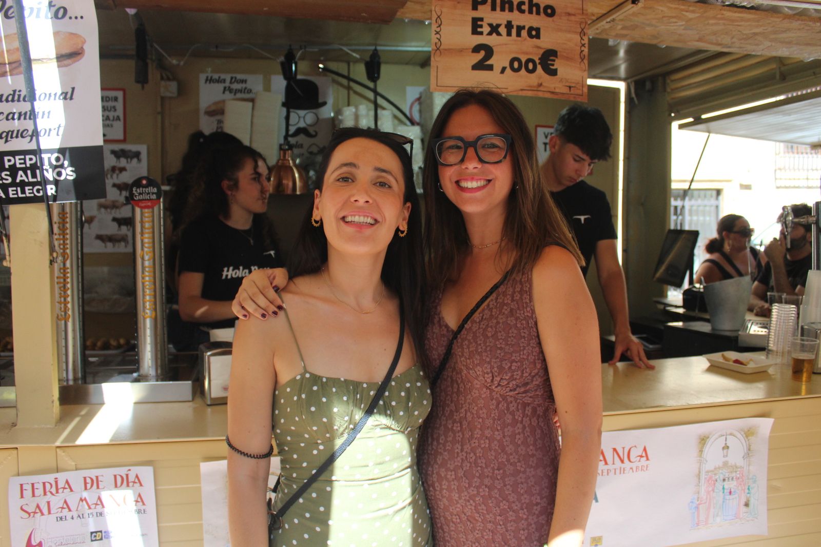 Ambiente en la Feria de Día en el mediodía de este sábado